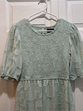 Merokeety Sage Green Short Sleeve Midi Floral Tiered Dress - Size Medium